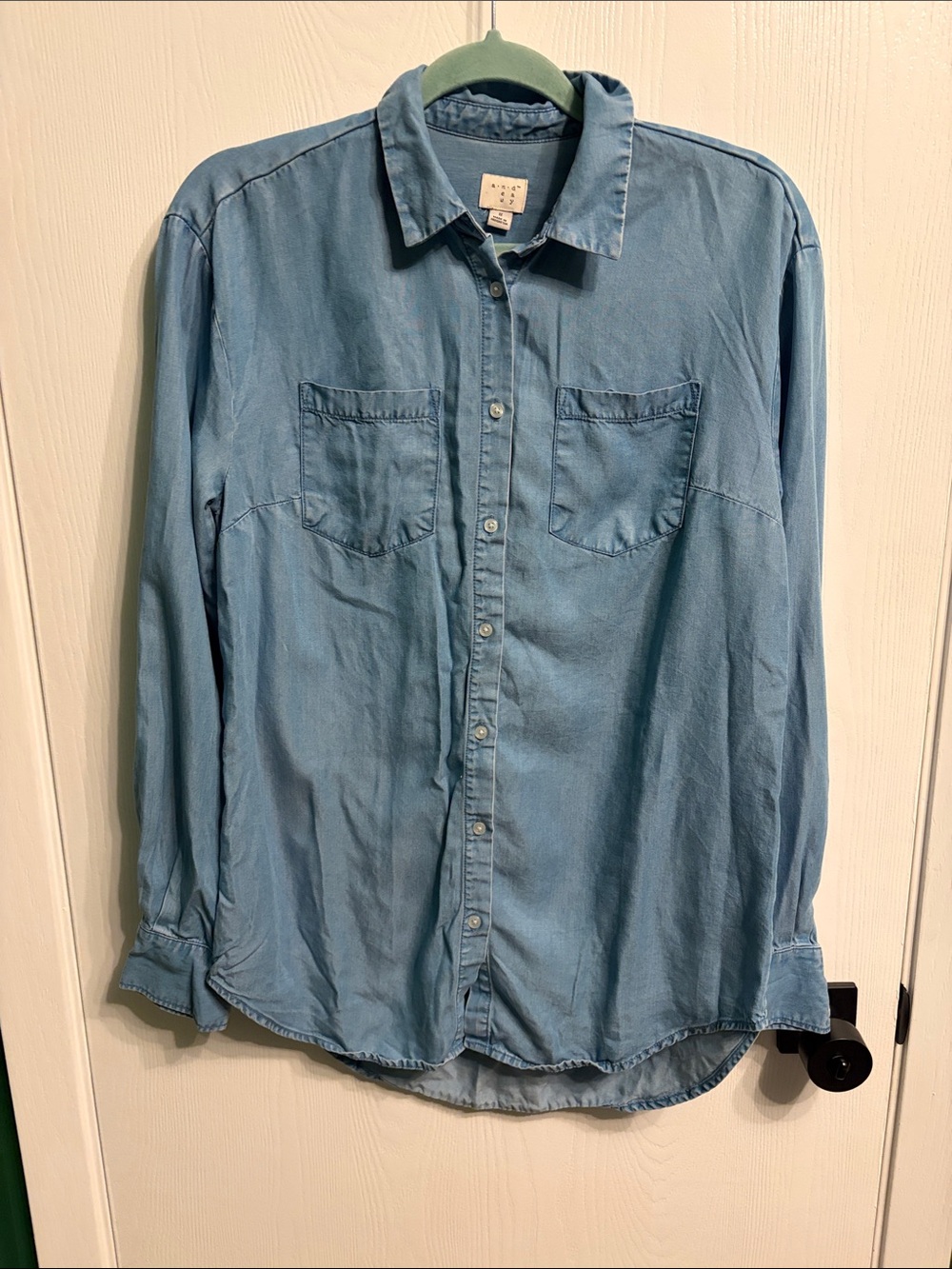 A New Day Light Blue Denim-Style women’s Button-Up Shirt size small